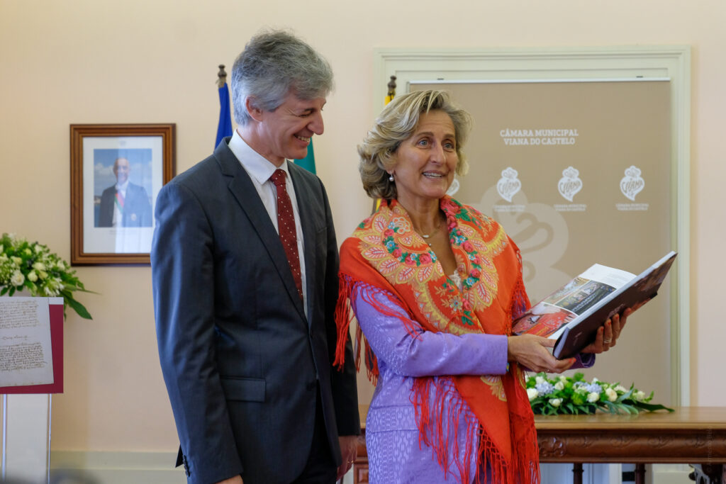 C/FOTOS: VIANA: Município entregou medalhas e evocou 764 anos do Foral