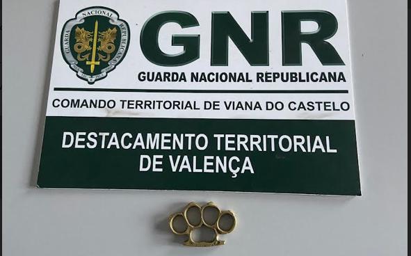 MONÇÃO: Detido com arma proibida e dois seguranças suspeitos de atividade ilegal
