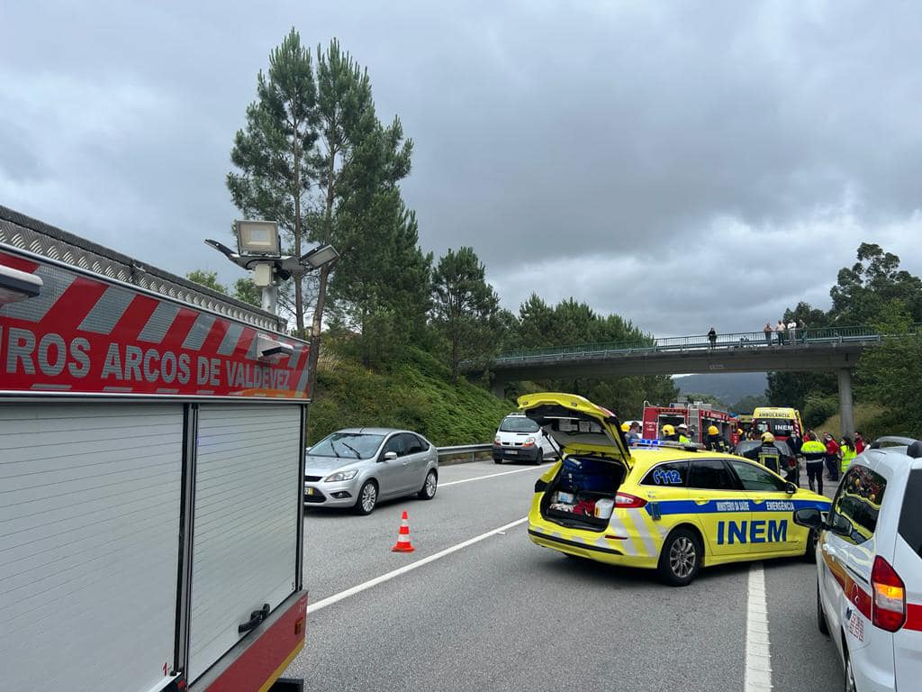 IC28: Colisão entre dois carros faz um ferido em Ponte de Lima