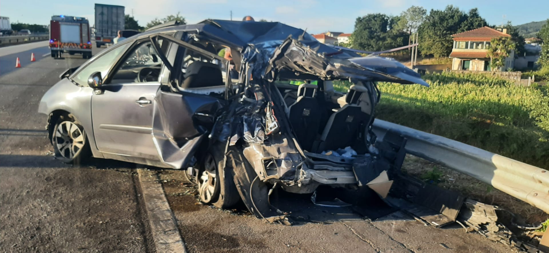 c/VÍDEO: IP1: Uma criança entre os dois feridos graves de acidente em Valença com seis vítimas