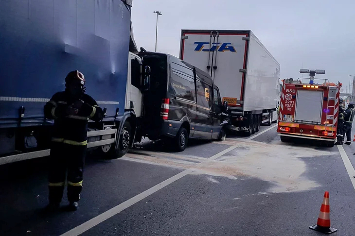 A28: Mulher morre atropelada após acidente