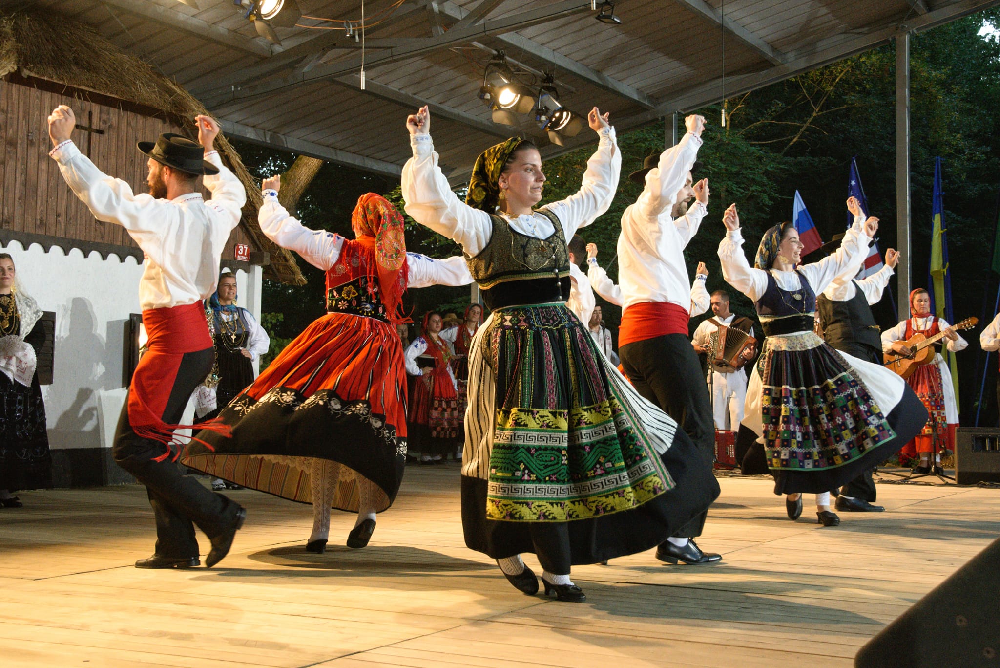 VIANA: Lavradeiras da Meadela foram a Zagreb e derreteram cultura