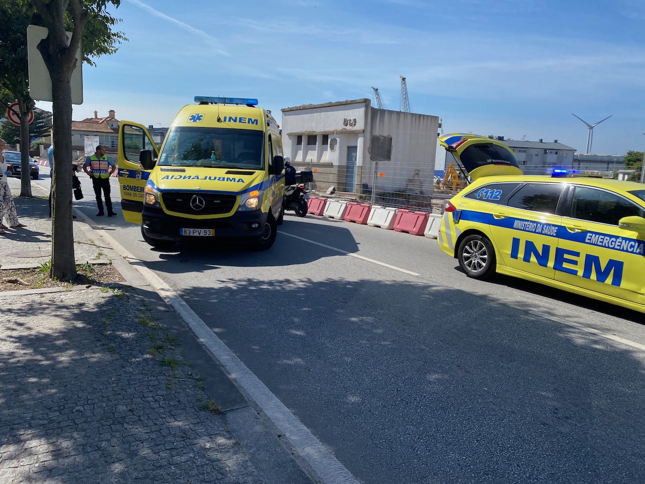 VIANA: Trânsito esteve condicionado na EN13 para socorrer homem em PCR