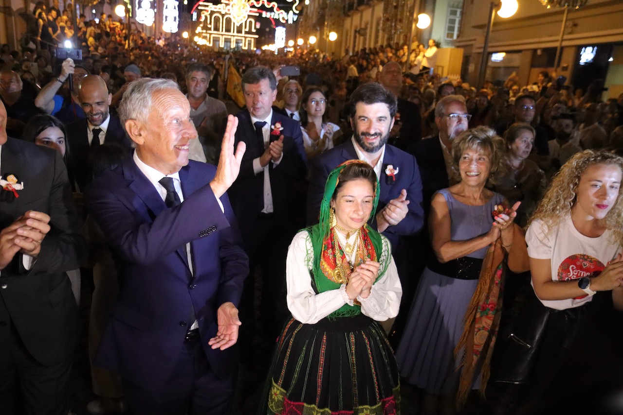 c/VÍDEO E FOTOS: VIANA: Presidente da República desceu a avenida e foi engolido pela festa