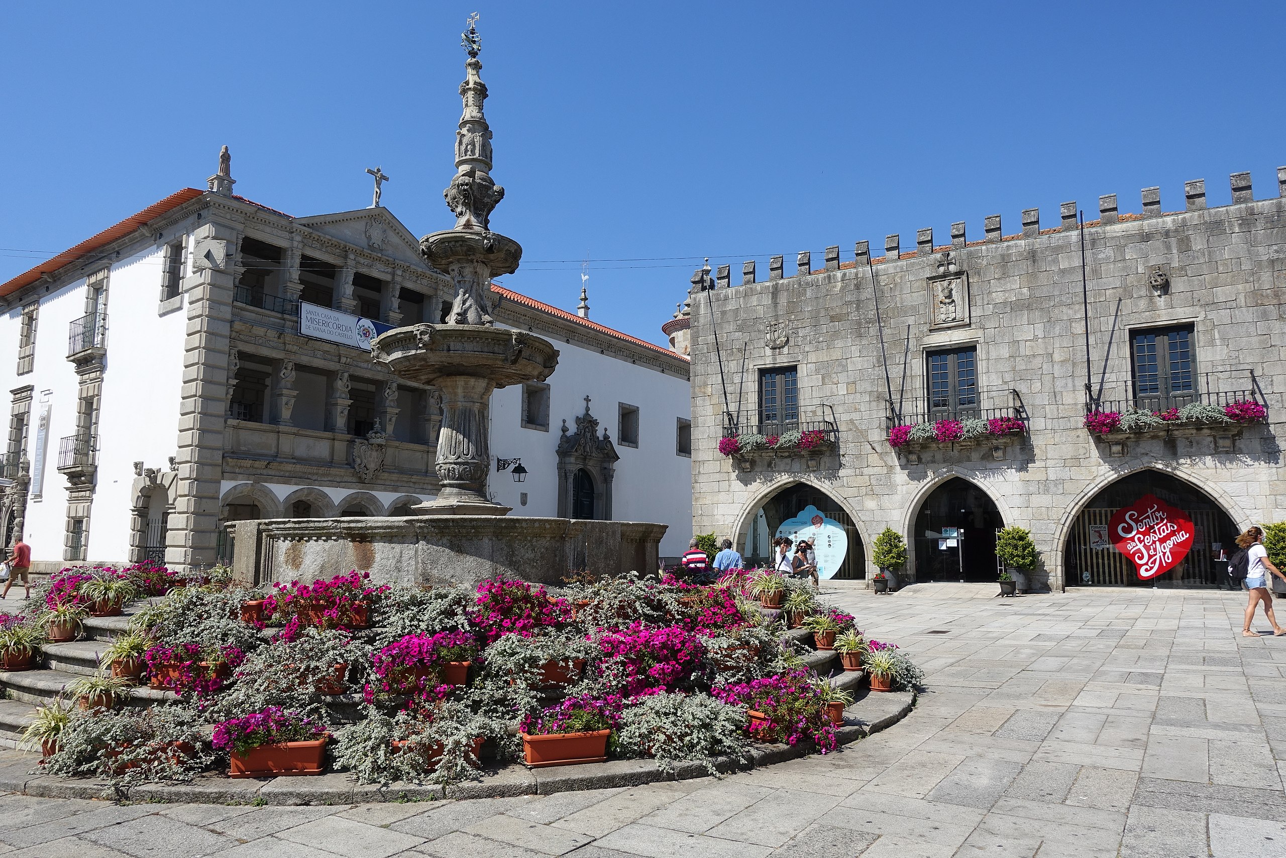VIANA: Insatisfação com o estado da Educação motiva vigília na Praça da Republica