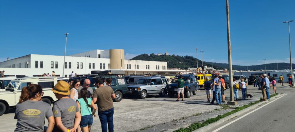VIANA: Viatura dos Sapadores de 79 abriu desfile Land Rover