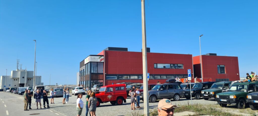 VIANA: Viatura dos Sapadores de 79 abriu desfile Land Rover