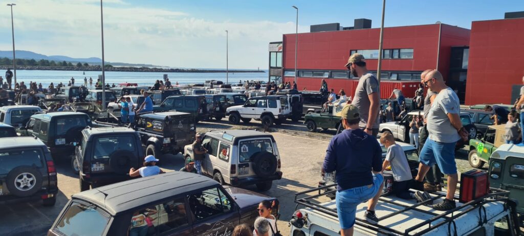 VIANA: Viatura dos Sapadores de 79 abriu desfile Land Rover