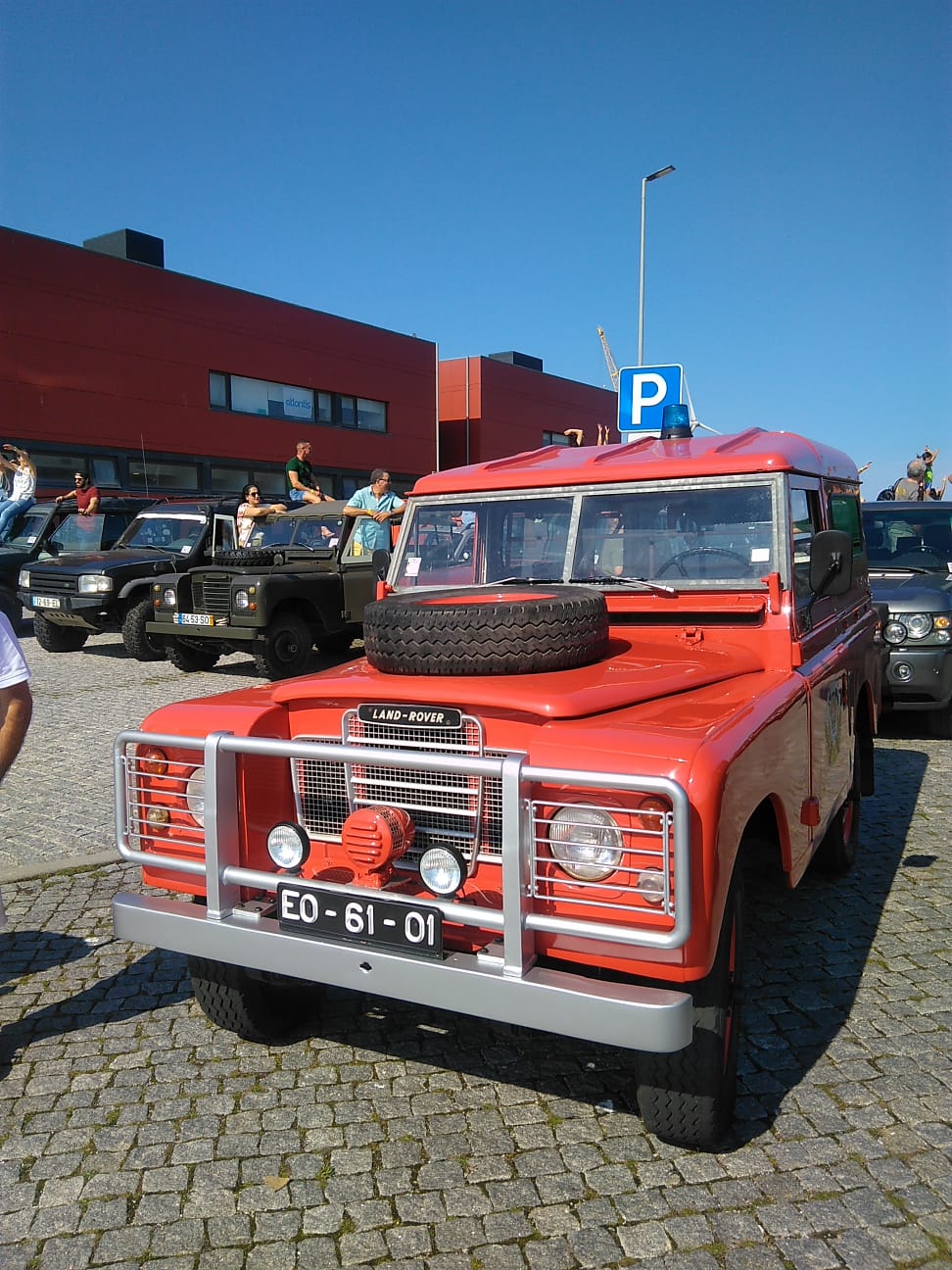 VIANA: Viatura dos Sapadores de 79 abriu desfile Land Rover