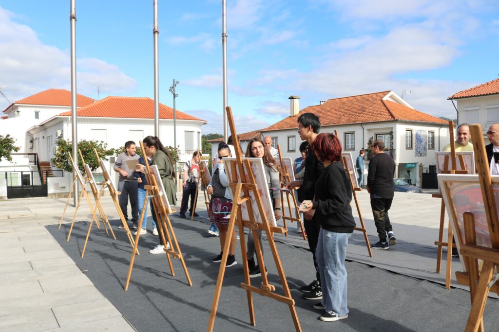 Aula de arte no aniversário da APPACDM em Ponte da Barca