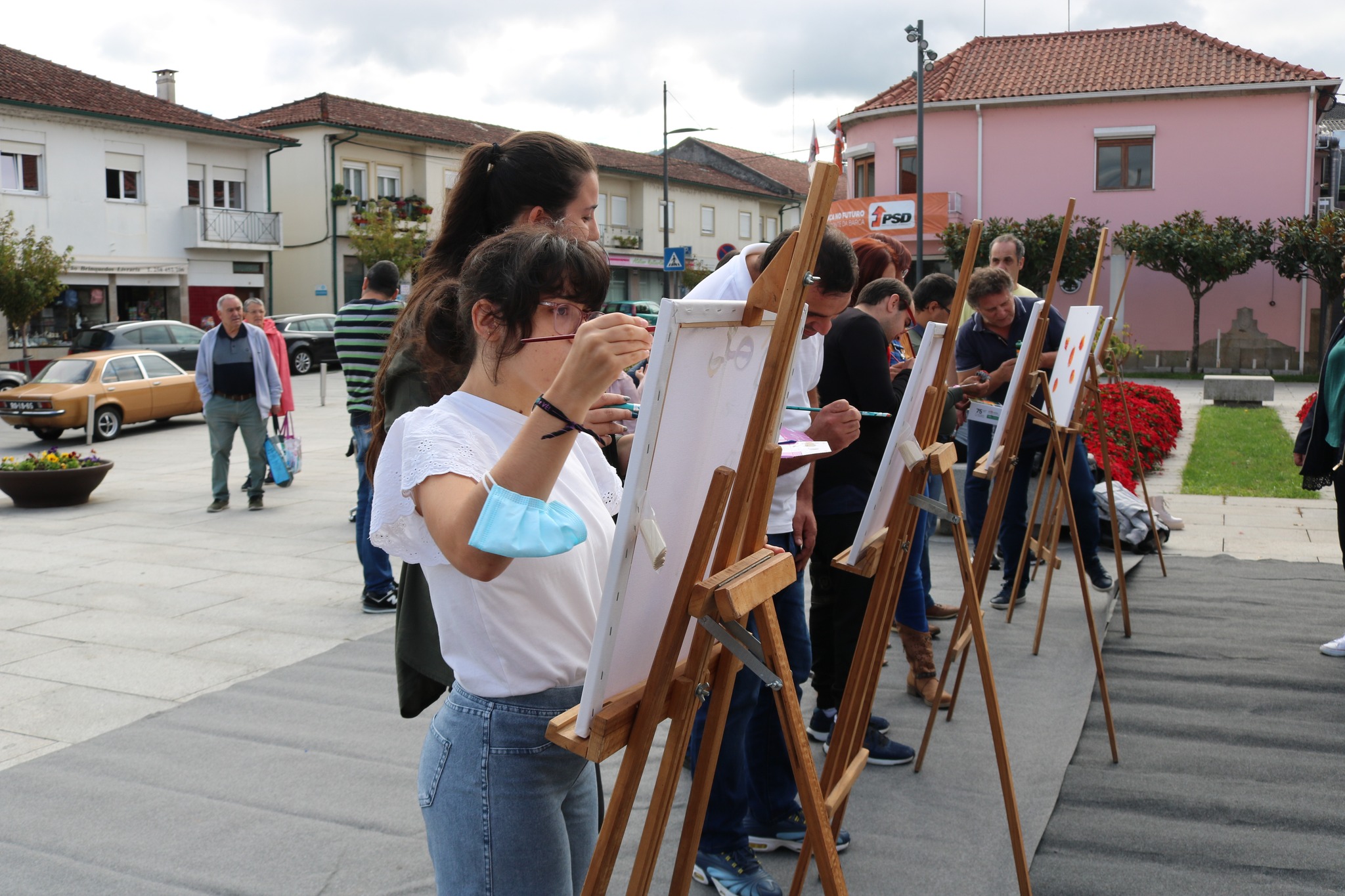 Aula de arte no aniversário da APPACDM em Ponte da Barca