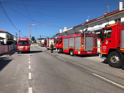 Bombeiros de Viana alertados para incêndio urbano na Areosa