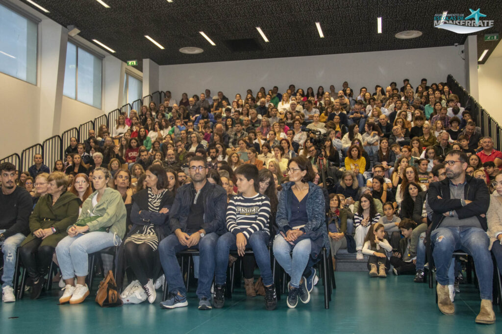 Alunos do agrupamento de escolas Monserrate recebem prémios de mérito e diplomas