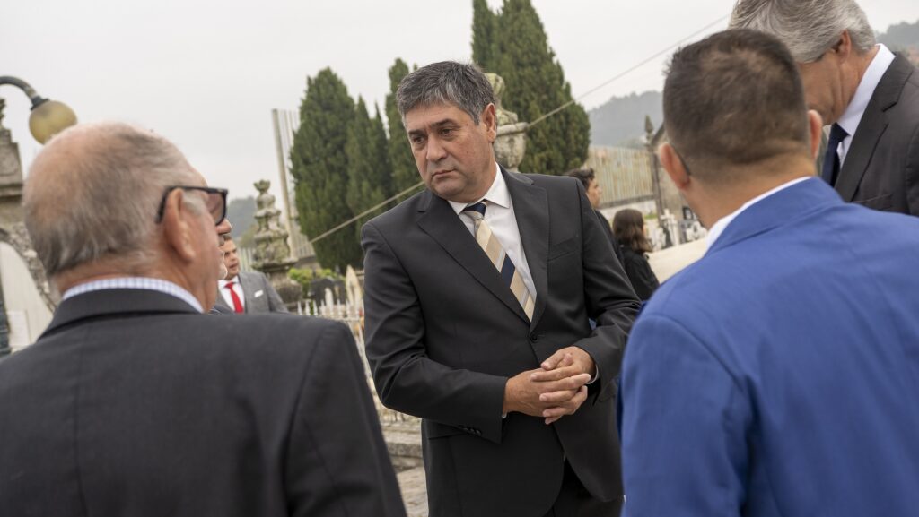 VIANA: Investimento de 66 mil para estacionamento novo e Igreja requalificada em Deocriste