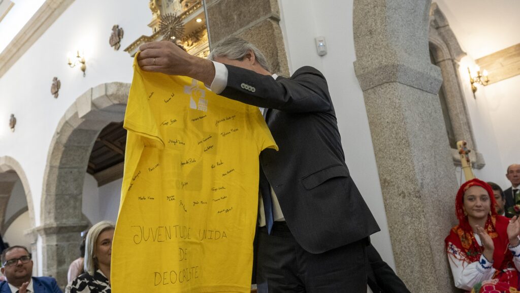 VIANA: Investimento de 66 mil para estacionamento novo e Igreja requalificada em Deocriste