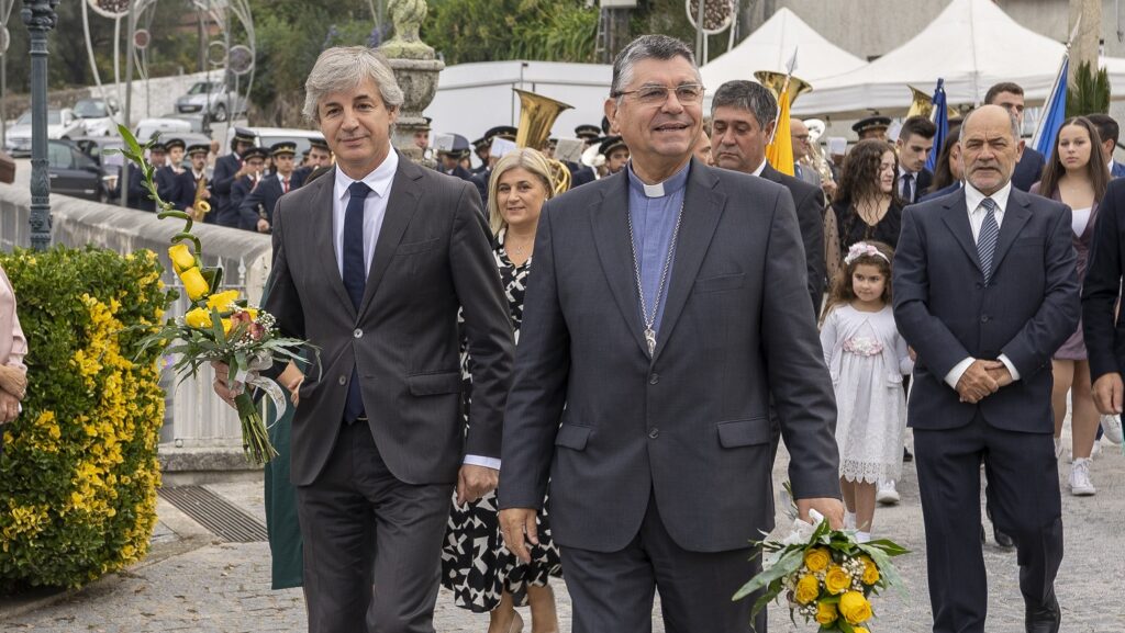 VIANA: Investimento de 66 mil para estacionamento novo e Igreja requalificada em Deocriste