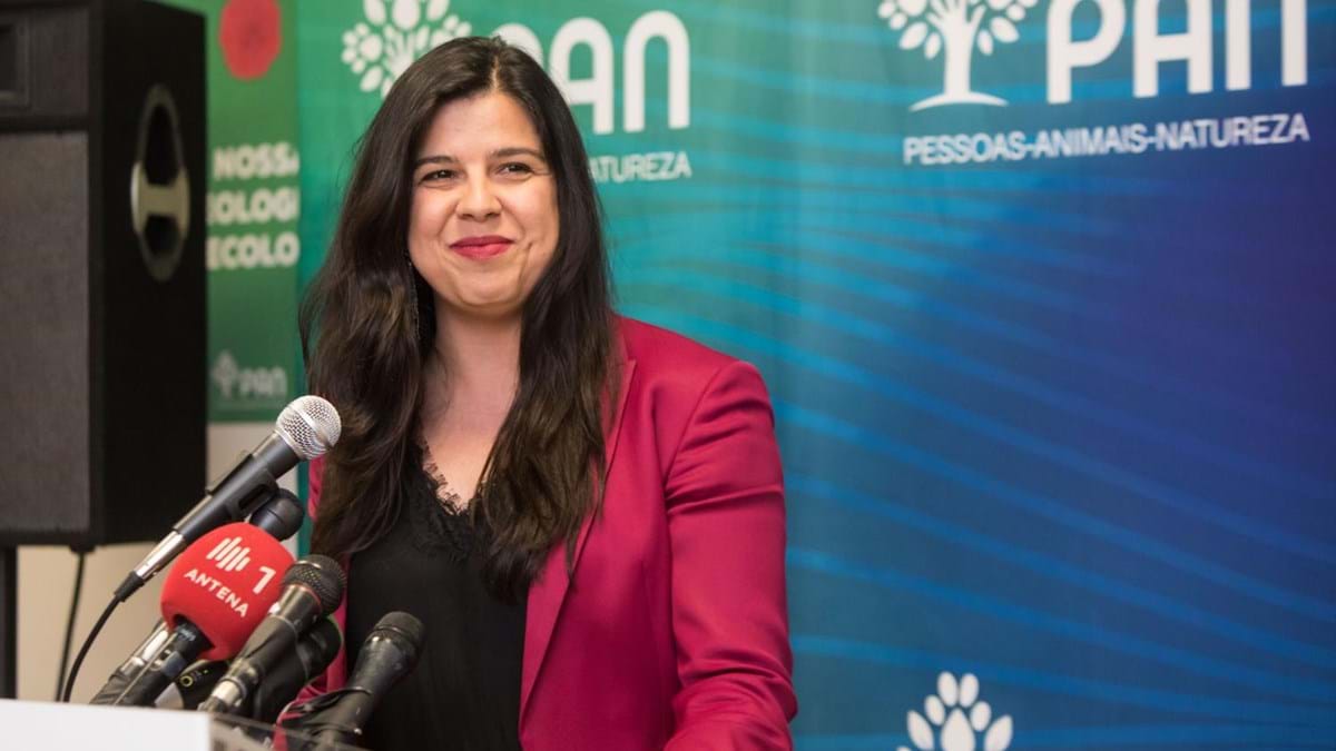 PAN avança com proposta de alteração à lei das incompatibilidades para limitar conflitos de interesse