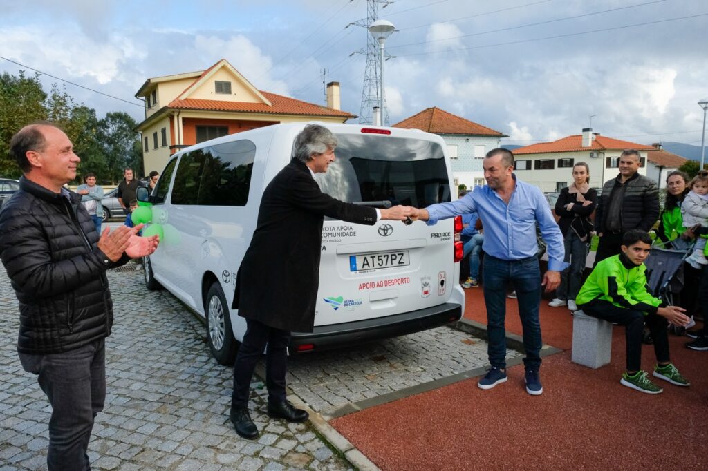 Esta é a nova carrinha do Grupo Juvenil da Vila de Punhe