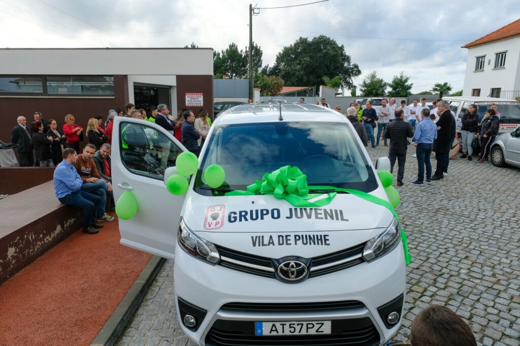 Esta é a nova carrinha do Grupo Juvenil da Vila de Punhe