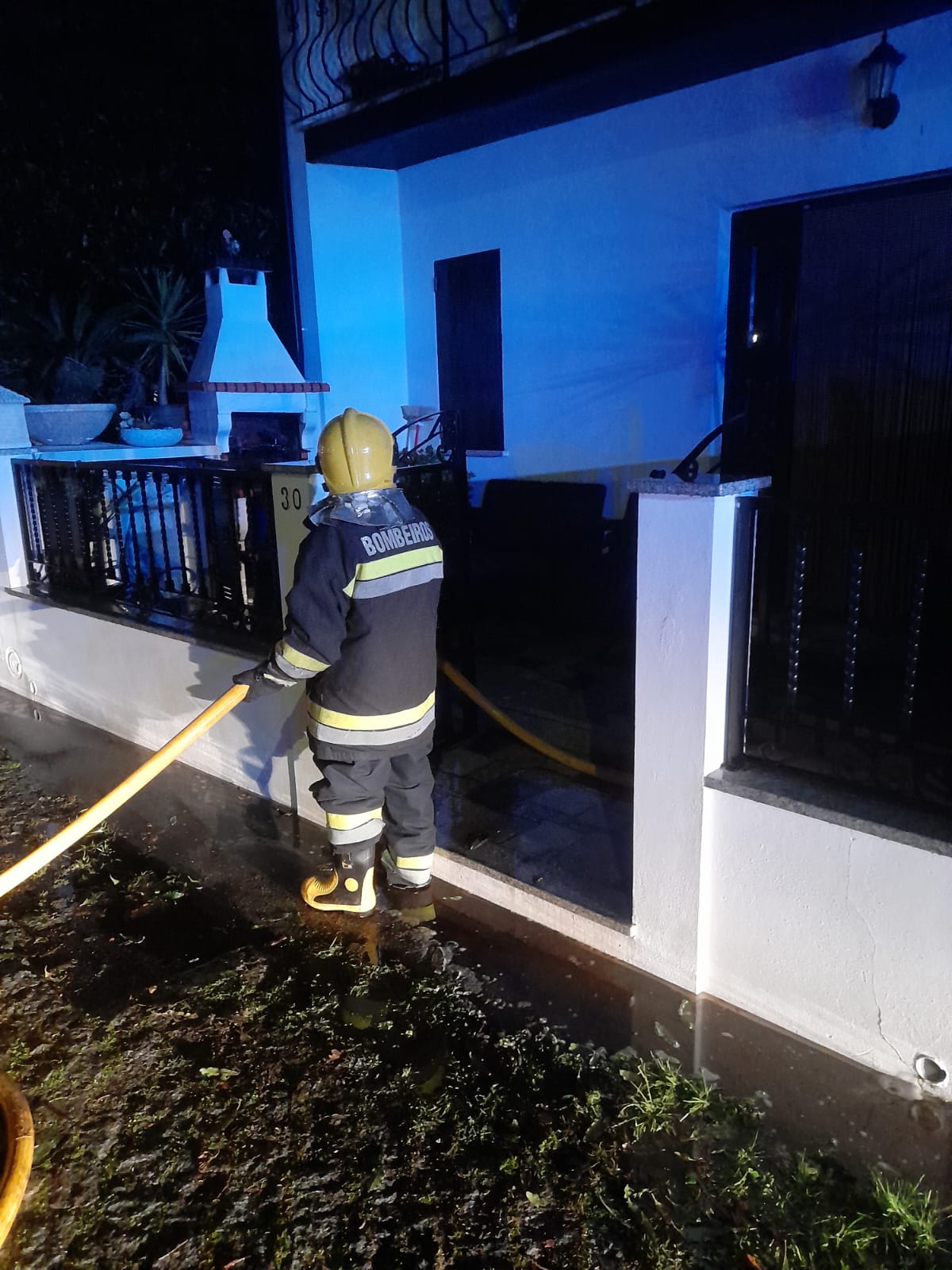 Esposende: Incêndio numa casa provoca quatro desalojados