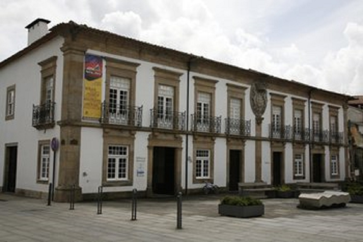 Cerveira aborda temas históricos com ciclo de conversas
