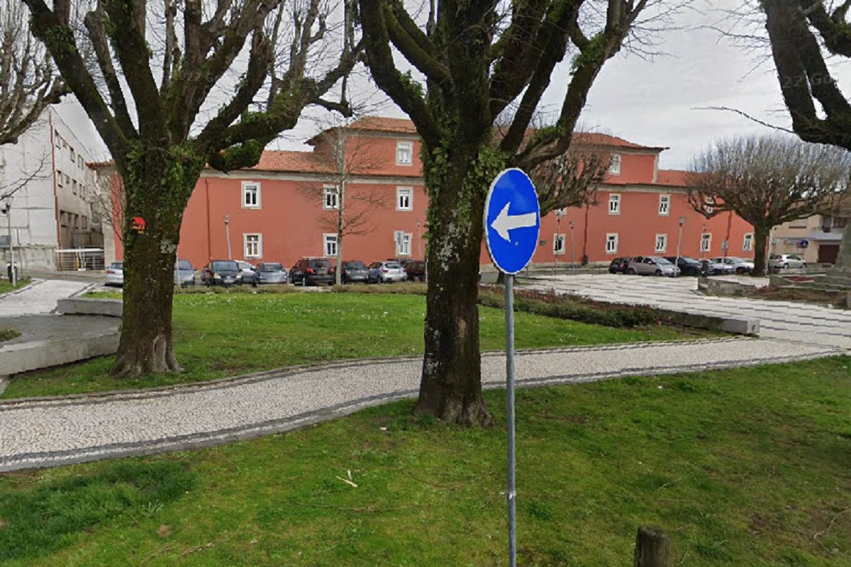 Árvore destrói carros no “BC9” em Viana do Castelo