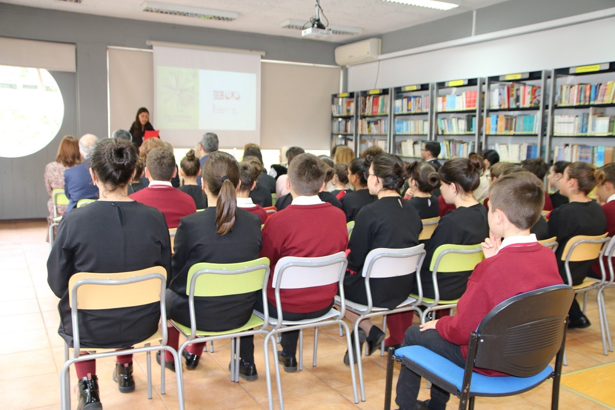 Câmara de Barcelos ofereceu voucher de 150 euros a bibliotecas escolares