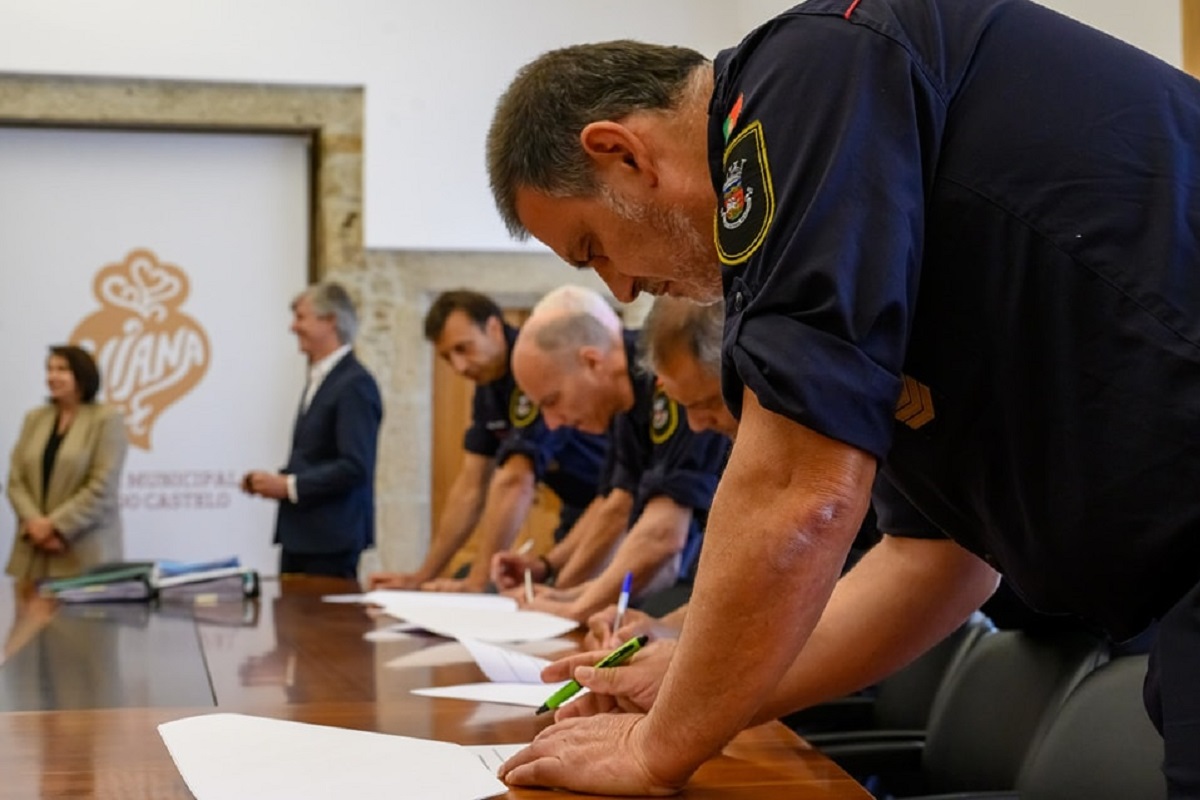 14 Bombeiros Sapadores de Viana são promovidos a novas categorias