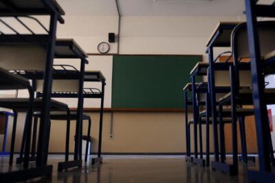 Várias escolas fechadas devido à greve na função pública