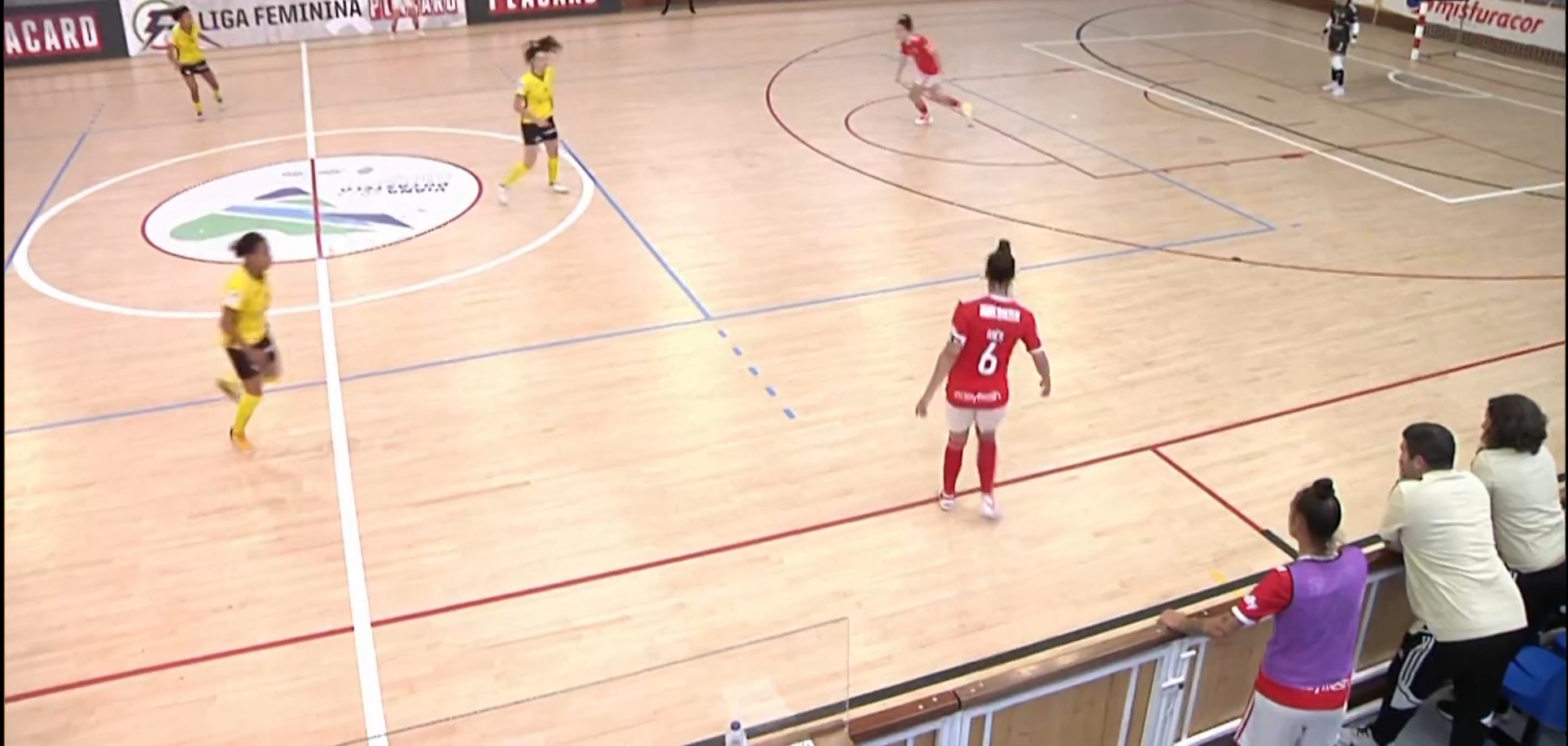 Santa Luzia FC goleado pelo SL Benfica no primeiro jogo da meia final do play-off de futsal feminino
