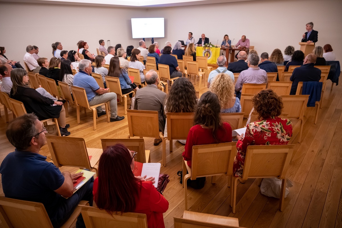 Sessão de esclarecimento sobre “atestados de residência de estrangeiros falsificados”