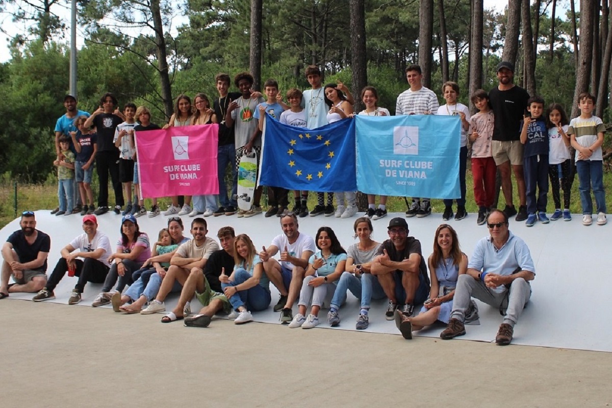 Jovens residentes em Viana concretizam sonho solidário com o apoio do Surf Clube de Viana