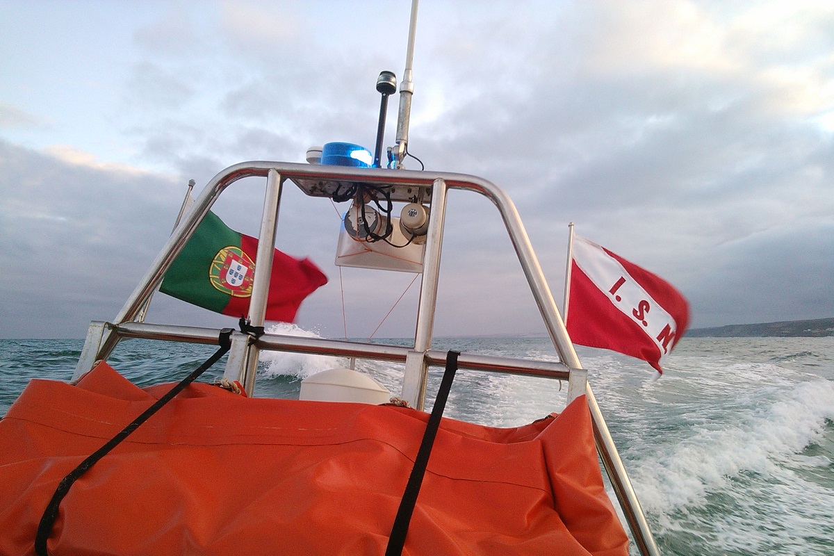Pessoa resgatada na praia de Suave Mar em Esposende