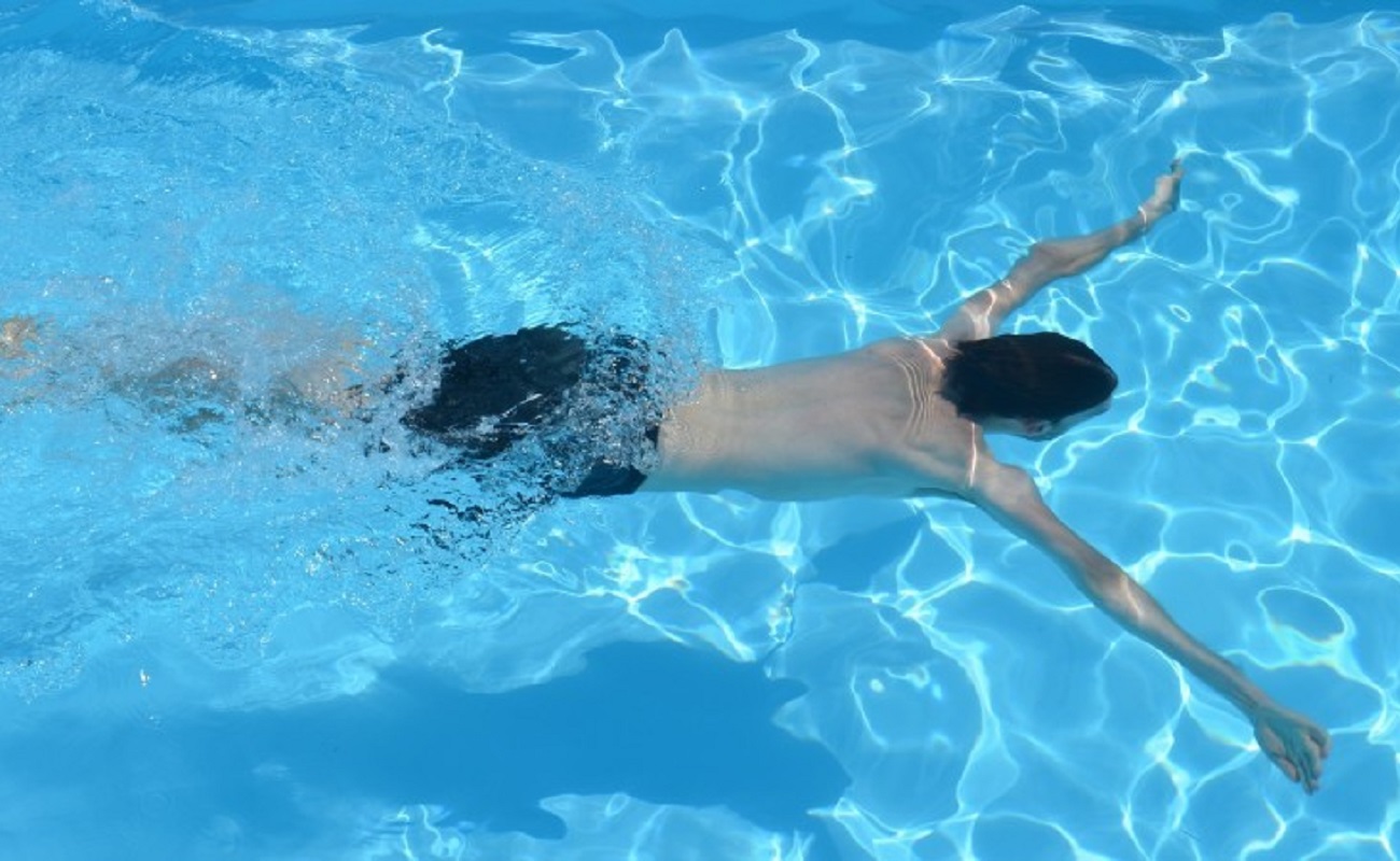 Atenção aos mergulhos no verão! – “As lesões na coluna vertebral podem ser irreversíveis”