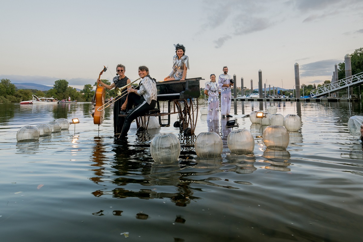 Piano flutuante encantou portugueses e espanhóis na Marina de Tui