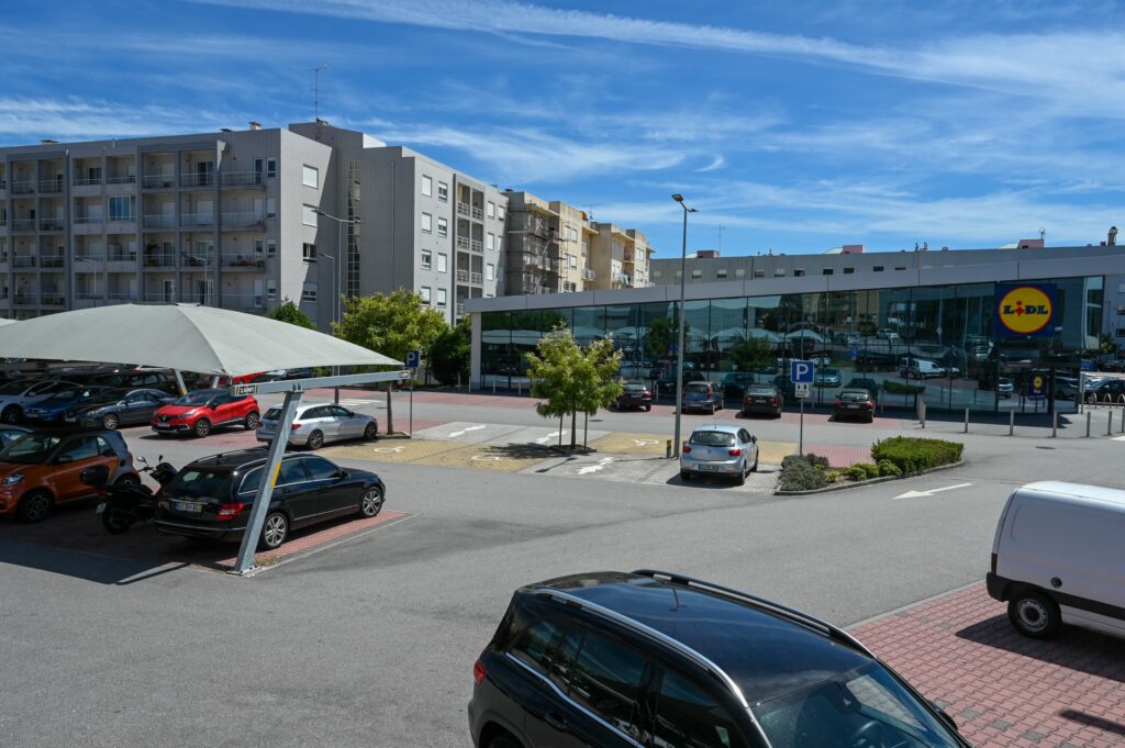 Há muitos lugares de estacionamento durante a Romaria! Saiba onde encontrá-los
