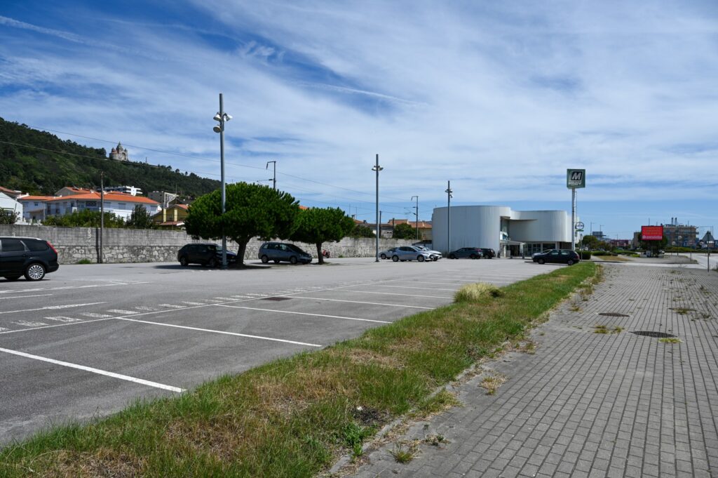 Há muitos lugares de estacionamento durante a Romaria! Saiba onde encontrá-los