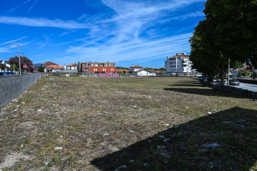 Há muitos lugares de estacionamento durante a Romaria! Saiba onde encontrá-los