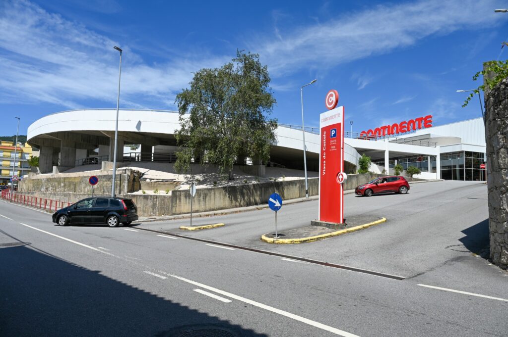 Há muitos lugares de estacionamento durante a Romaria! Saiba onde encontrá-los