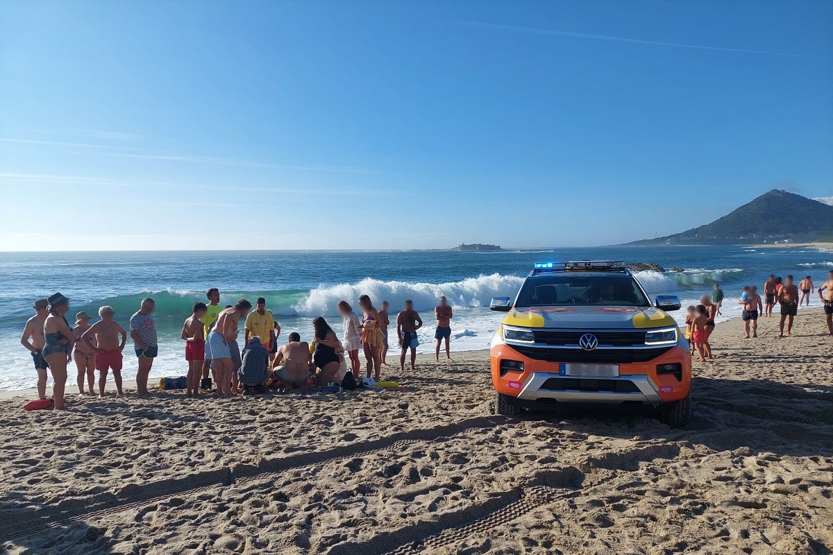 Homem sofre lesão na coluna após mergulho na Praia de Moledo