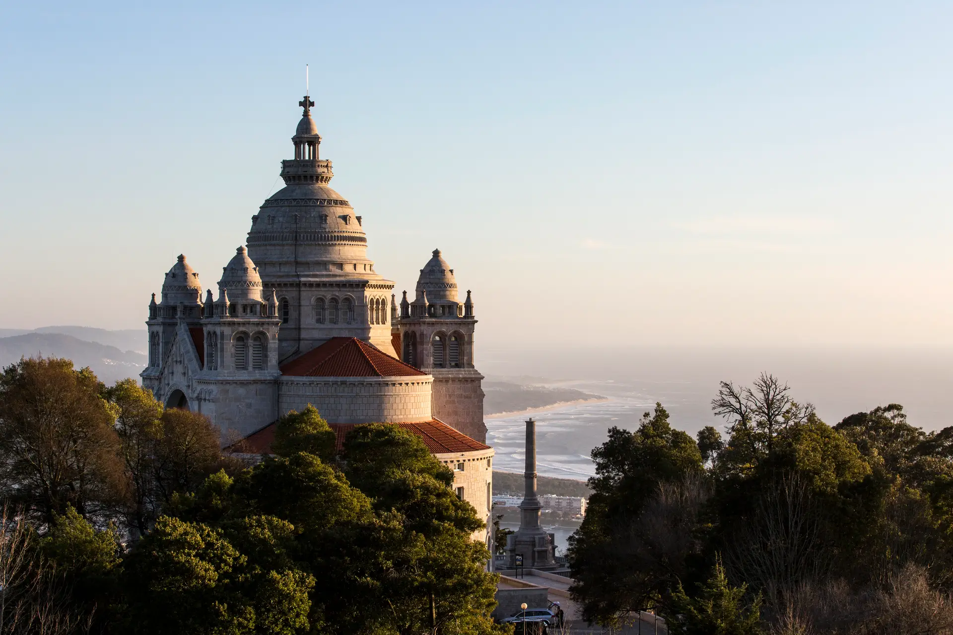 Jornada de contrastes: Portugal da capital ao Minho