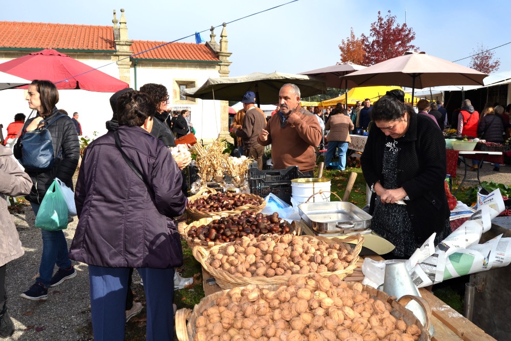 Feira dos Santos leva milhares de portugueses e espanhóis a Valença