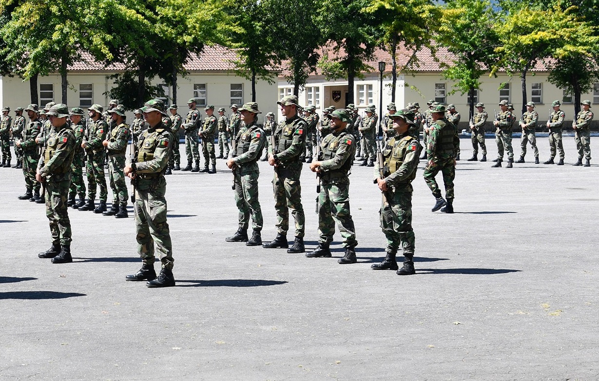 Mede 1,54? Agora já pode ir para a tropa