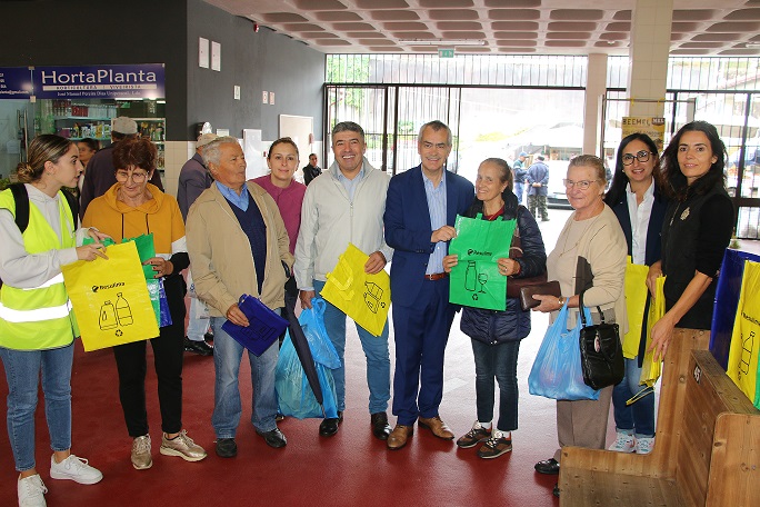 Arcos de Valdevez promove boas práticas de separação de resíduos no mercado municipal