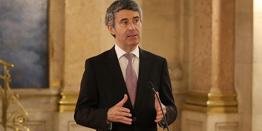 Liderança PS: José Luís Carneiro é o primeiro a anunciar candidatura