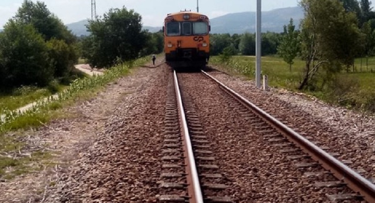 Linha do Minho interrompida entre Barcelos e Várzea após atropelamento mortal