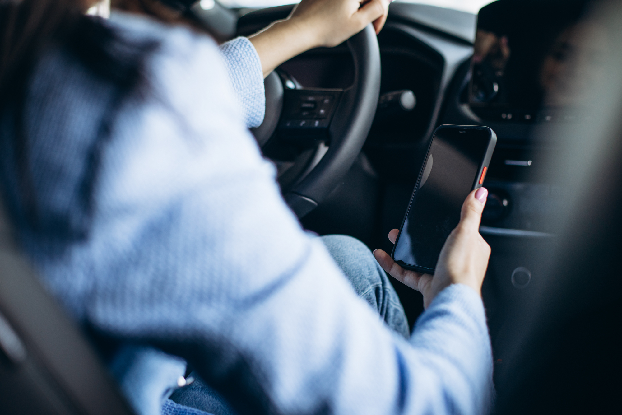 Arranca hoje campanha de segurança rodoviária “Ao volante, o telemóvel pode esperar”