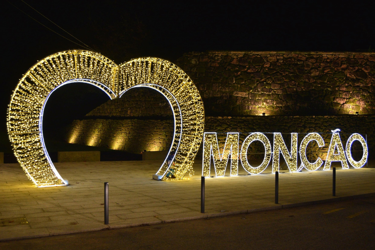 Monção já se iluminou para o Natal