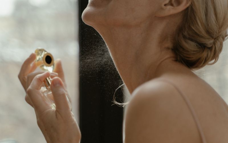 Como escolher um perfume de mulher e quais são os melhores