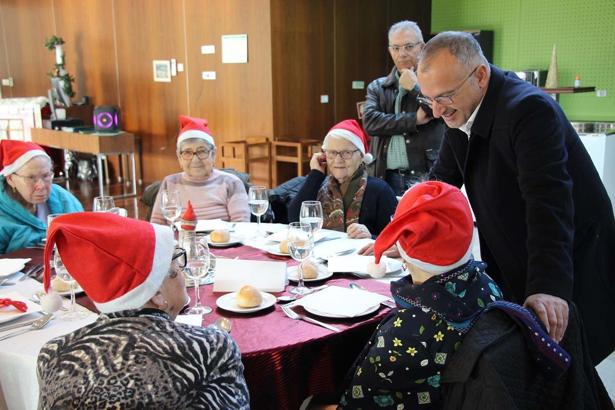 Câmara de Cerveira junta utentes de IPSS’s em Almoço de Natal